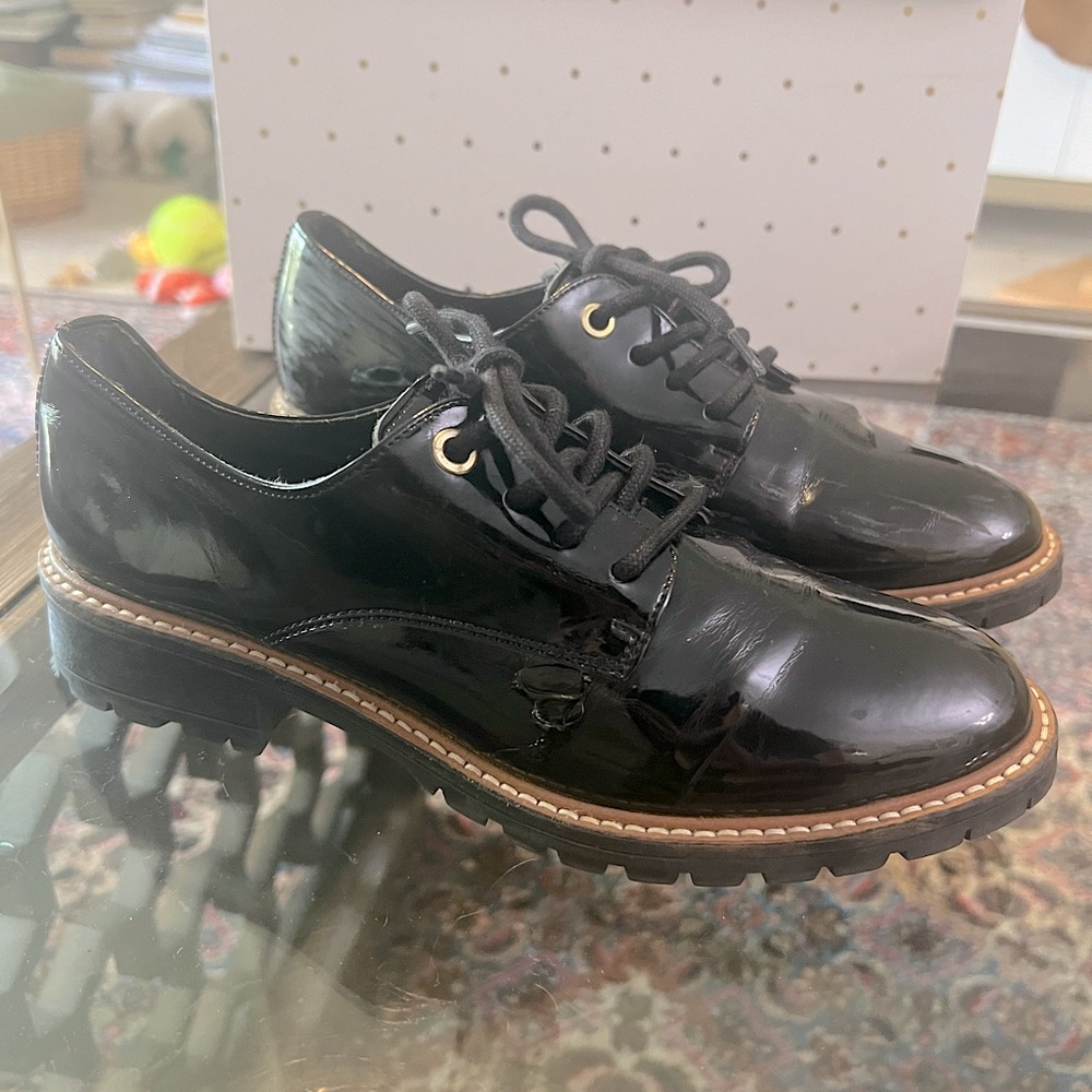 Black patent leather lace ups, pre loved, classics size 7.5